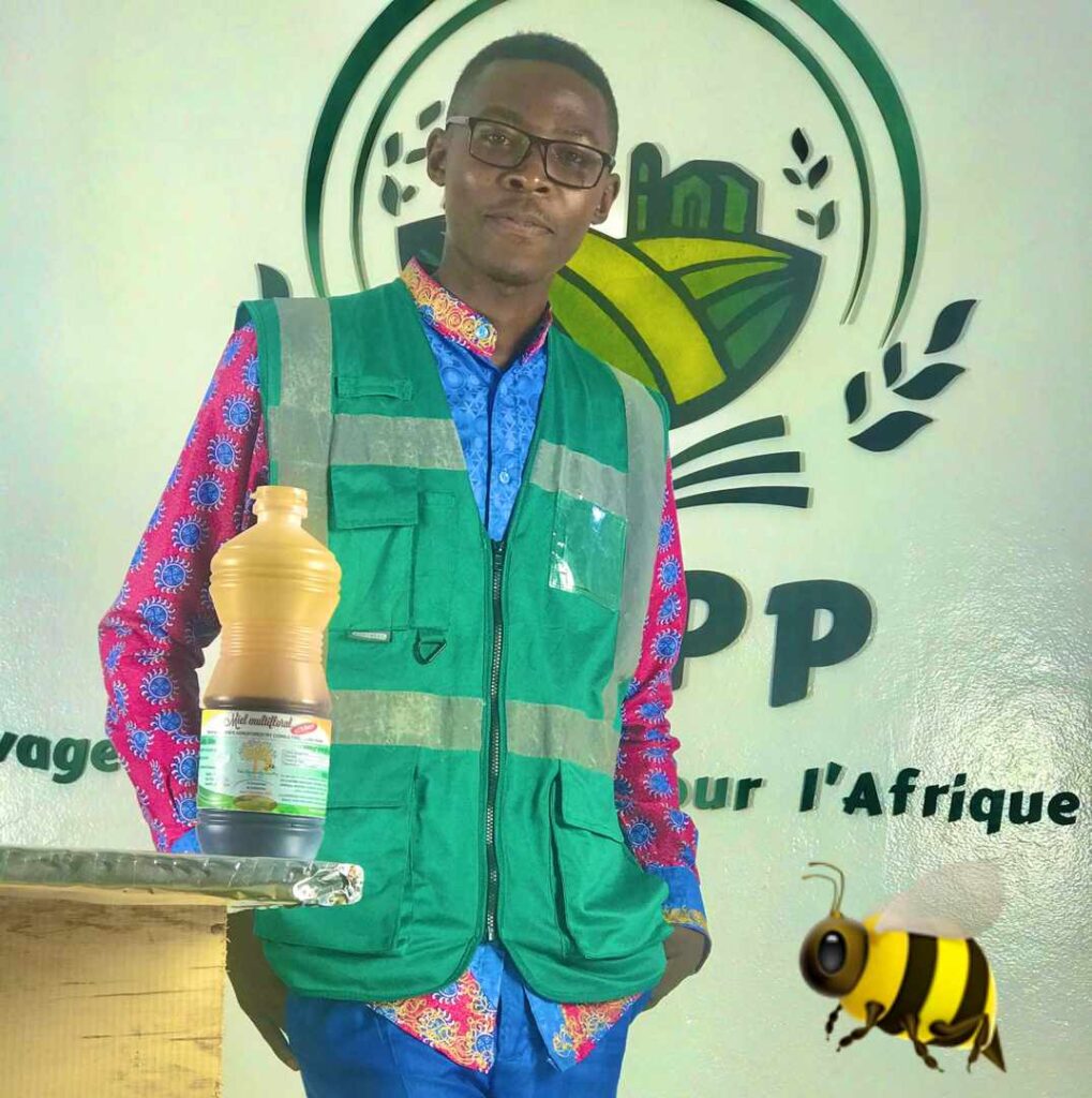 Juvenal DEMESSE DONFACK : Apiculture
